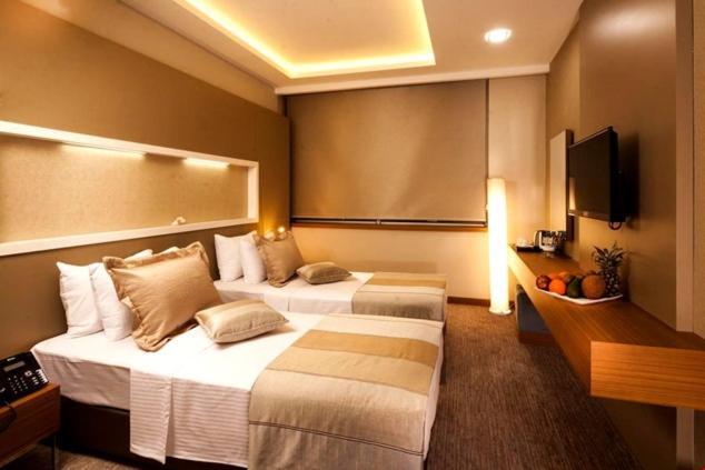 Majura Hotel Business Smirne Esterno foto